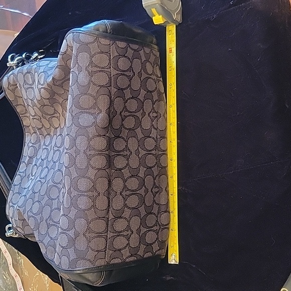 Coach large handbag silver hardware - Picture 7 of 14